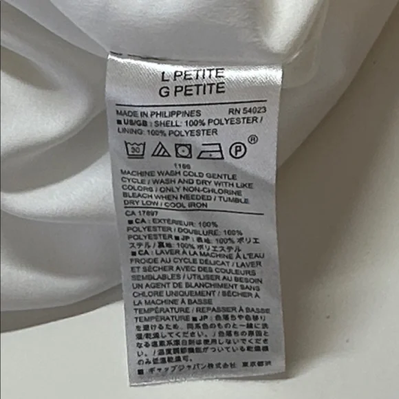 Banana Republic White Sleeveless Top V Neck
Polished Staple Petite Large - Picture 9 of 9